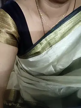 laxmitelugu78 online show from 10/31/25, 03:57