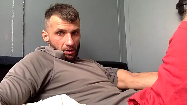 sexyhotstud12 online show from 12/17/25, 03:40