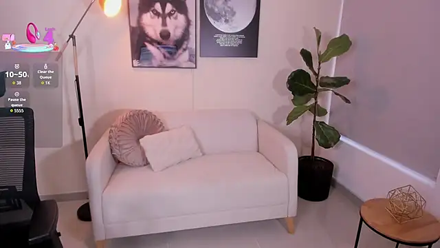 LairaScott online show from 12/16/25, 10:37