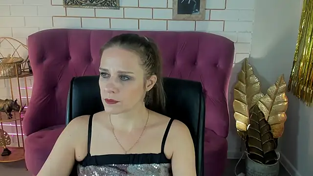 EmiliaBedy online show from 02/02/25, 09:19