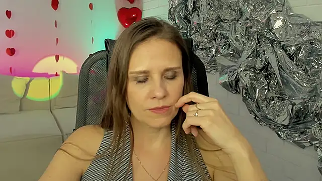 EmiliaBedy online show from 02/18/25, 03:21