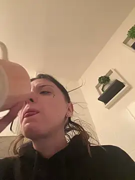 bunnythetailor online show from 02/16/25, 11:37