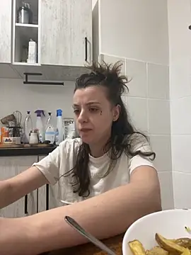 bunnythetailor online show from 11/18/25, 08:57