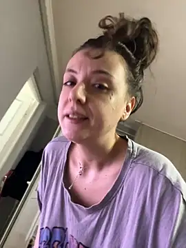 bunnythetailor online show from 11/30/25, 08:35