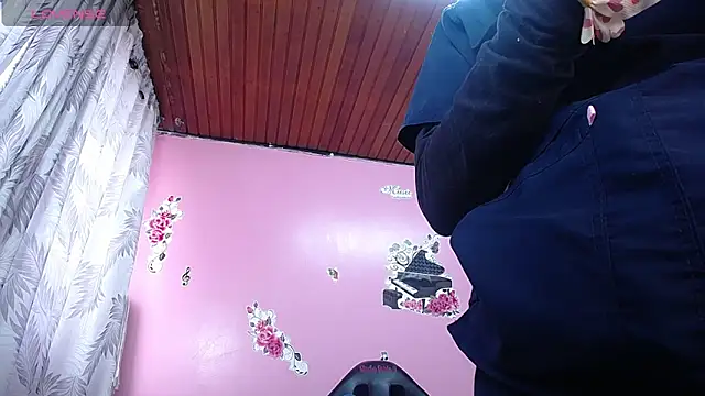 Snapshot of Sofii_cutee chatting on 02/21/25, 12:28 Sofii cutee online show from 02/21/25, 12:28