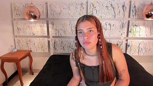 Snapshot of Nikki_and_Mayk chatting on 02/07/25, 02:29 Nikki and Mayk online show from 02/07/25, 02:29