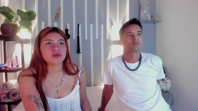 Snapshot of Nikki_and_Mayk chatting on 03/05/25, 02:36 Nikki and Mayk online show from 03/05/25, 02:36