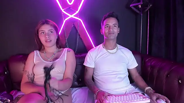 Snapshot of Nikki_and_Mayk chatting on 03/07/25, 02:57 Nikki and Mayk online show from 03/07/25, 02:57