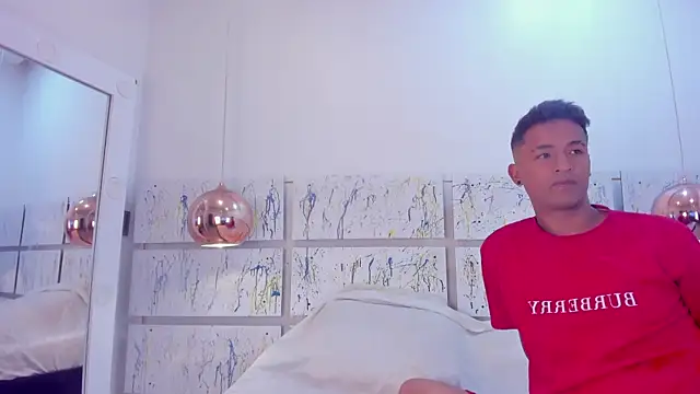 Nikki and Mayk online show from 11/05/25, 02:55