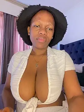 Boneca25 online show from 02/07/25, 09:58