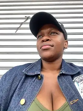 Boneca25 online show from 02/13/25, 12:43