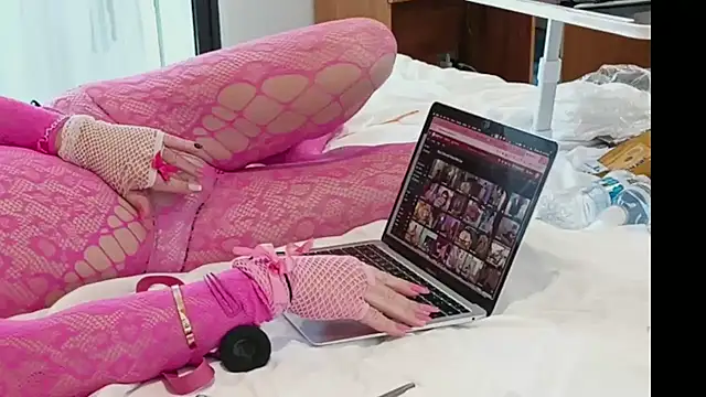 Snapshot of Cucked_Sissy_Bitch chatting on 03/28/26, 03:39 Cucked Sissy Bitch online show from 03/28/26, 03:39