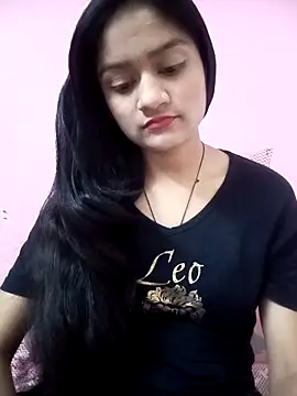 Snapshot of Tanu-00 chatting on 11/04/25, 12:26 Tanu-00 online show from 11/04/25, 12:26