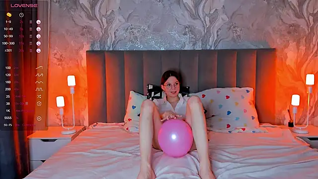 Snapshot of ElvinaBestwick chatting on 02/19/25, 10:09 ElvinaBestwick online show from 02/19/25, 10:09