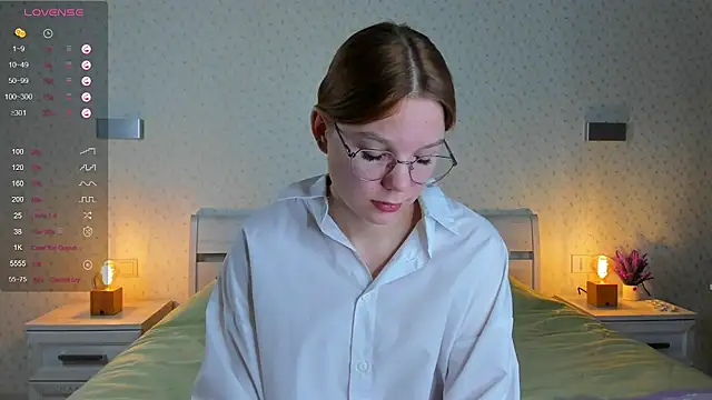 Snapshot of ElvinaBestwick chatting on 03/07/25, 03:18 ElvinaBestwick online show from 03/07/25, 03:18