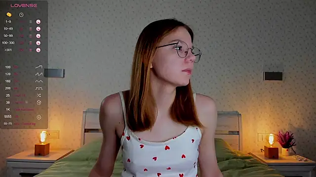 Snapshot of ElvinaBestwick chatting on 03/08/25, 03:56 ElvinaBestwick online show from 03/08/25, 03:56