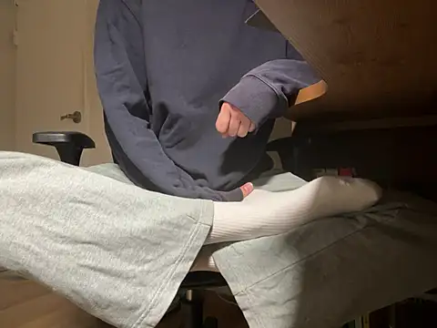 Snapshot of Phil_6677 chatting on 03/06/26, 03:08 Phil 6677 online show from 03/06/26, 03:08