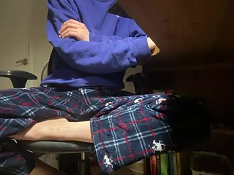 Snapshot of Phil_6677 chatting on 03/10/26, 04:56 Phil 6677 online show from 03/10/26, 04:56