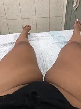 Snapshot of indiazinha69_ chatting on 05/20/26, 03:29 indiazinha69 online show from 05/20/26, 03:29