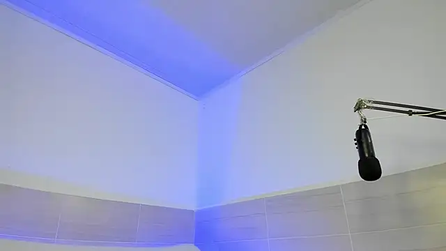 Snapshot of Ximena__1 chatting on 02/20/25, 01:51 Ximena 1 online show from 02/20/25, 01:51