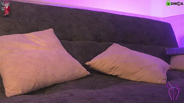 Snapshot of Ximena__1 chatting on 11/15/25, 03:04 Ximena 1 online show from 11/15/25, 03:04