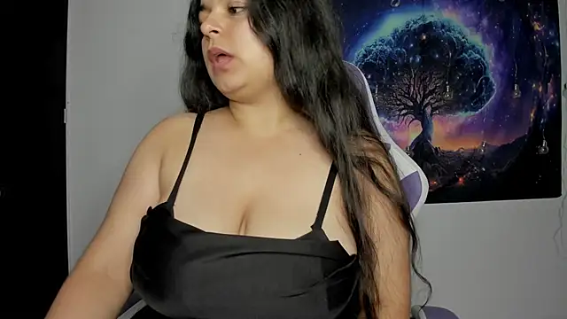 Snapshot of Little_Shaara chatting on 02/01/25, 10:13 Little Shaara online show from 02/01/25, 10:13