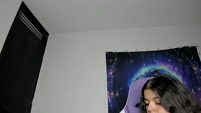 Snapshot of Little_Shaara chatting on 02/02/25, 01:23 Little Shaara online show from 02/02/25, 01:23