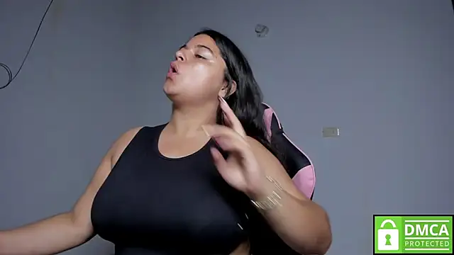 Snapshot of Little_Shaara chatting on 09/19/25, 08:27 Little Shaara online show from 09/19/25, 08:27