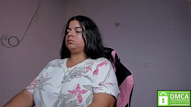 Snapshot of Little_Shaara chatting on 10/06/25, 08:06 Little Shaara online show from 10/06/25, 08:06