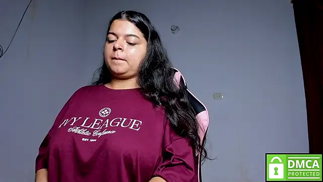 Snapshot of Little_Shaara chatting on 10/23/25, 09:19 Little Shaara online show from 10/23/25, 09:19