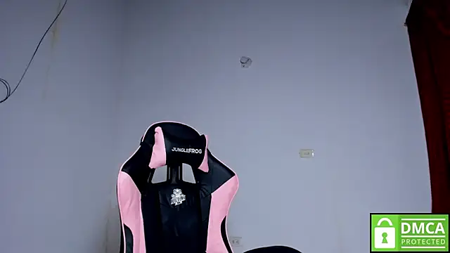 Snapshot of Little_Shaara chatting on 10/23/25, 09:24 Little Shaara online show from 10/23/25, 09:24