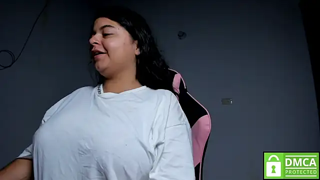 Snapshot of Little_Shaara chatting on 10/29/25, 08:27 Little Shaara online show from 10/29/25, 08:27