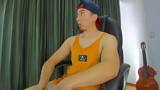 Snapshot of Tombarden chatting on 03/21/25, 07:35 Tombarden online show from 03/21/25, 07:35