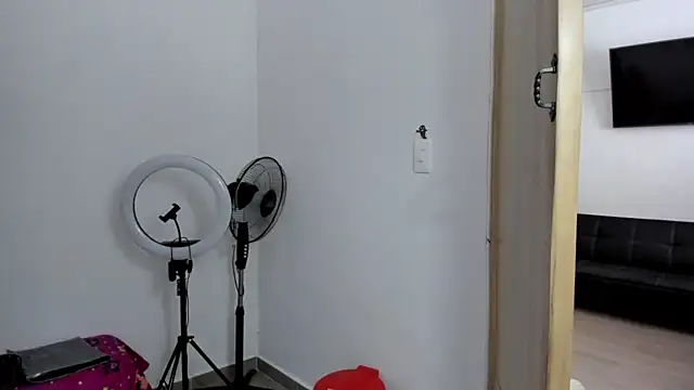 Ariana rouse online show from 01/06/26, 05:16