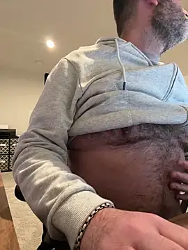 Snapshot of harrychest chatting on 02/11/25, 02:57 harrychest online show from 02/11/25, 02:57