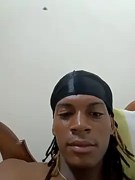 Snapshot of SlykaandpettterX chatting on 02/04/25, 01:34 SlykaandpettterX online show from 02/04/25, 01:34