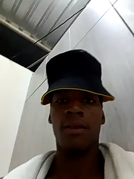 Snapshot of SlykaandpettterX chatting on 02/06/25, 02:33 SlykaandpettterX online show from 02/06/25, 02:33