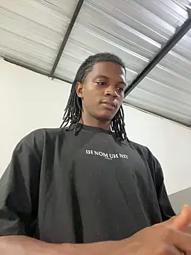 Snapshot of SlykaandpettterX chatting on 10/31/25, 10:11 SlykaandpettterX online show from 10/31/25, 10:11