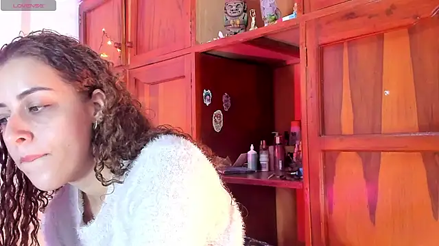 Isangel  online show from 12/18/25, 03:45