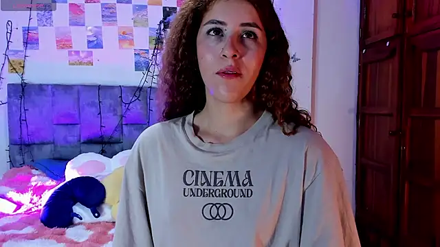 Snapshot of Isangel_ chatting on 04/21/26, 03:13 Isangel online show from 04/21/26, 03:13