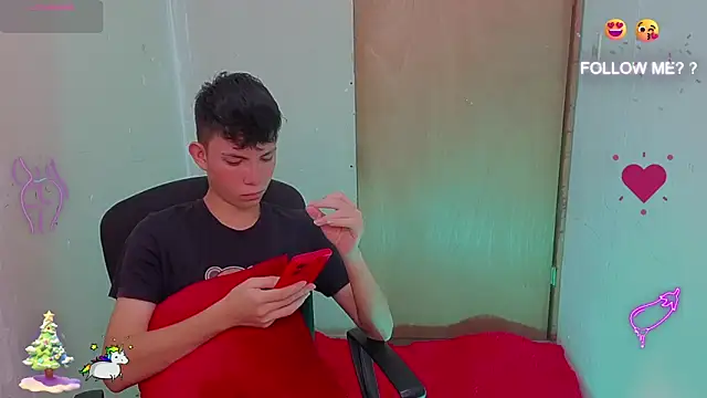 Snapshot of Alexxx_lov chatting on 02/06/26, 12:30 Alexxx lov online show from 02/06/26, 12:30