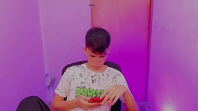 Snapshot of Alexxx_lov chatting on 02/27/26, 12:38 Alexxx lov online show from 02/27/26, 12:38