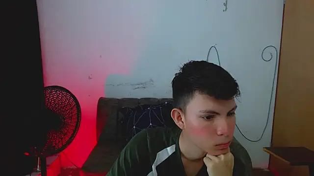 Snapshot of Alexxx_lov chatting on 03/05/26, 12:23 Alexxx lov online show from 03/05/26, 12:23