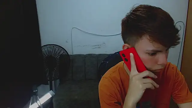 Snapshot of Alexxx_lov chatting on 03/20/26, 12:32 Alexxx lov online show from 03/20/26, 12:32