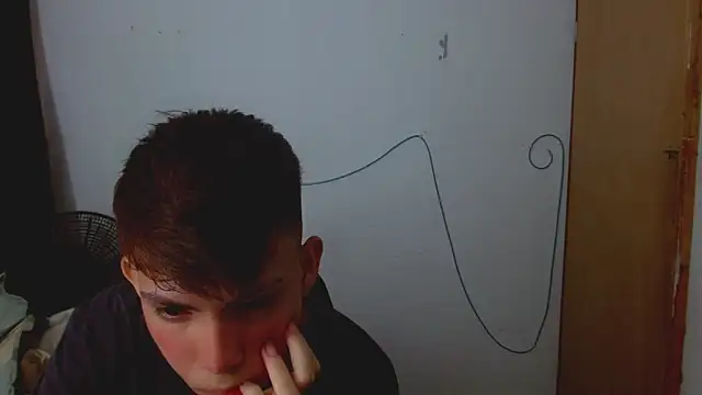 Snapshot of Alexxx_lov chatting on 03/26/26, 12:33 Alexxx lov online show from 03/26/26, 12:33