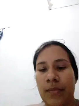 Snapshot of sol_miluna2 chatting on 09/15/25, 04:01 sol miluna2 online show from 09/15/25, 04:01