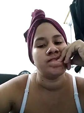 Snapshot of sol_miluna2 chatting on 10/02/25, 10:17 sol miluna2 online show from 10/02/25, 10:17