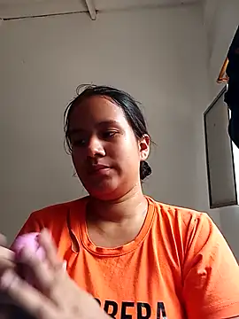 Snapshot of sol_miluna2 chatting on 10/03/25, 03:42 sol miluna2 online show from 10/03/25, 03:42