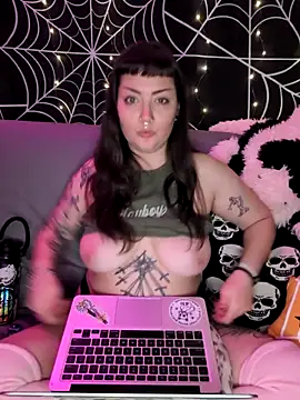 Snapshot of goblingirl888 chatting on 03/18/26, 10:57 goblingirl888 online show from 03/18/26, 10:57