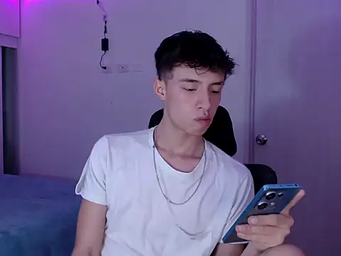 Snapshot of Juanmres chatting on 03/11/26, 07:53 Juanmres online show from 03/11/26, 07:53